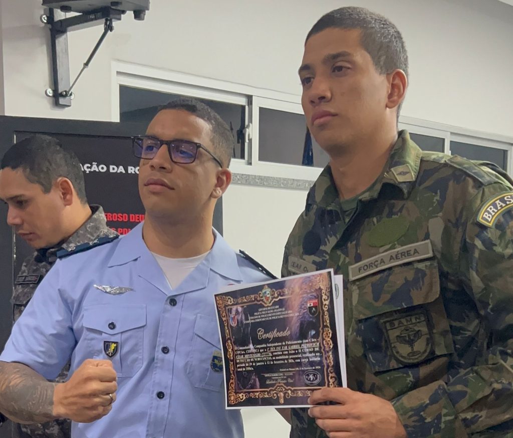 PMAM qualifica 20 militares de diferentes forças para atuação com cães farejadores