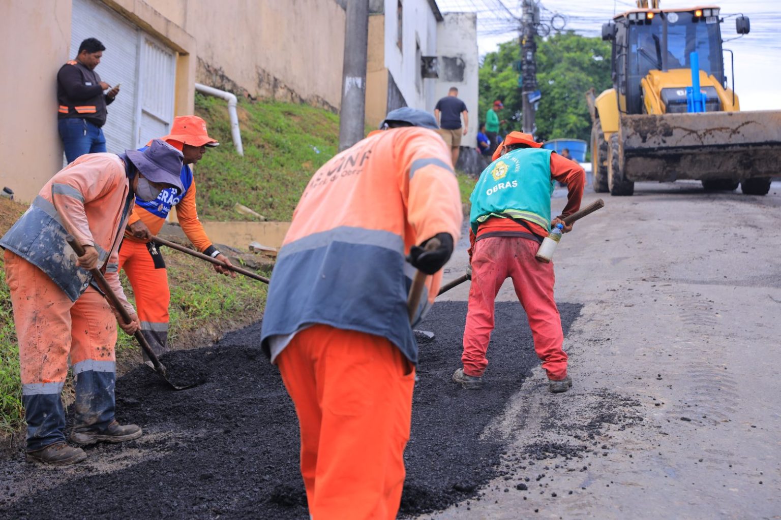 Prefeitura de Manaus avança com recuperação asfáltica e transforma mobilidade no bairro Cidade de Deus