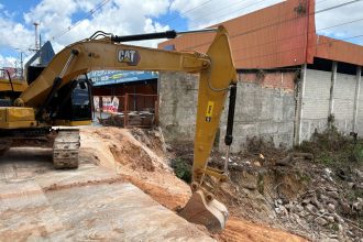 Prefeitura de Manaus avança para a fase de reaterro nas obras da avenida Autaz Mirim neste domingo 