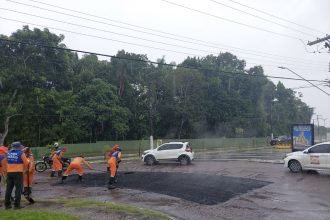 Prefeitura de Manaus intensifica obras de recuperação asfáltica na avenida São Jorge, na zona Oeste