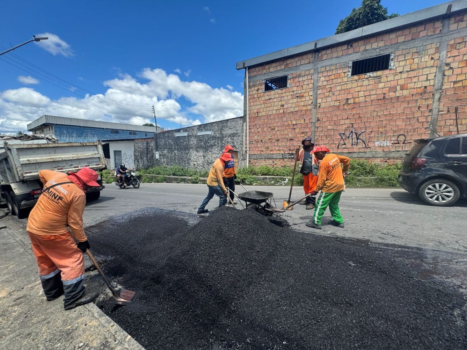 Prefeitura de Manaus realiza grande intervenção de recuperação asfáltica no bairro Alfredo Nascimento