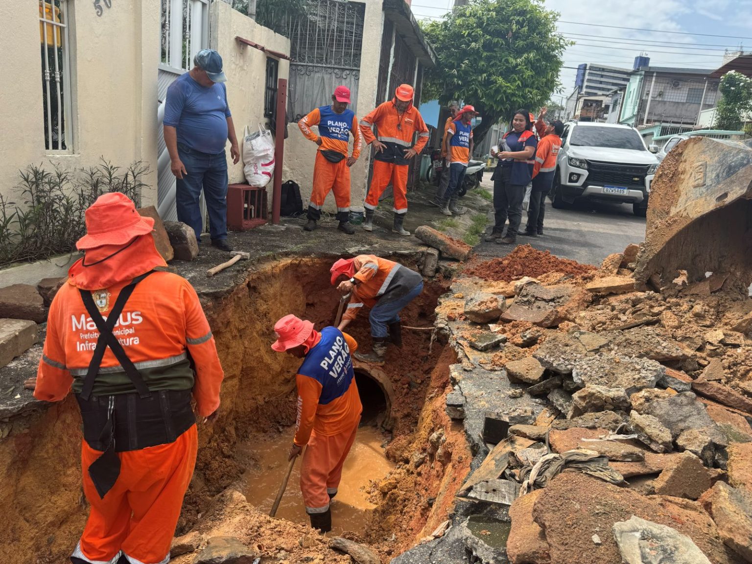 Prefeitura de Manaus realiza obra emergencial no bairro São Francisco após chuvas intensas