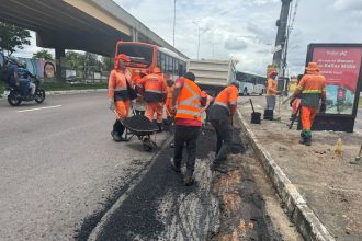 Prefeitura de Manaus realiza recuperação de importantes corredores viários após danos causados pela Águas de Manaus