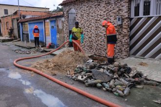 Prefeitura de Manaus remove toneladas de lixo de drenagem e evita novos alagamentos no bairro Tancredo Neves