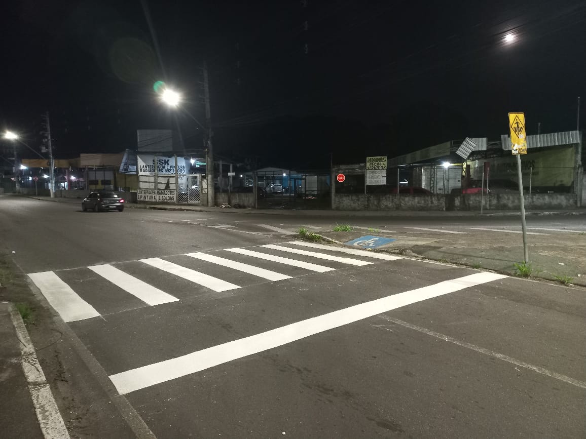 Prefeitura reforça sinalização viária em frente a escolas para ampliar segurança de pedestres em Manaus