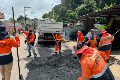 Ruas do bairro Tarumã recebem melhoria na mobilidade com serviços de recuperação asfáltica da prefeitura