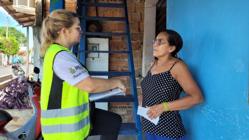 Prosai Parintins: UGPE segue com a entrega dos certificados às famílias que serão beneficiadas com o reassentamento