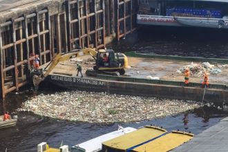 Prefeitura de Manaus reforça limpeza em toda a orla do rio Negro após fortes chuvas