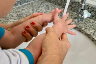 Volta às aulas pede atenção reforçada à saúde das crianças