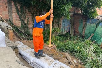 Prefeitura de Manaus atua no Japiim e contém erosão com técnica de rip-rap