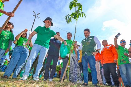 Prefeito David Almeida aprova Plano Municipal de Ação Climática e projeto será enviado para CMM