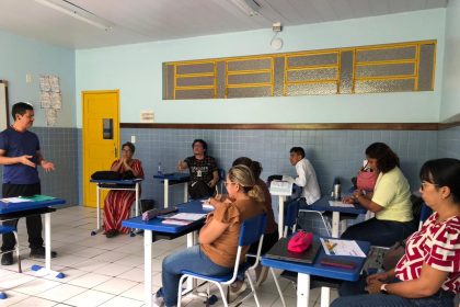 Prefeitura leva formação científica à zona ribeirinha e fortalece iniciação à pesquisa nas escolas municipais