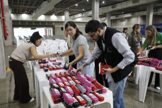 Vice-governador Tadeu de Souza acompanha entrega de óculos e destaca marca de mais de 5,8 mil pessoas beneficiadas