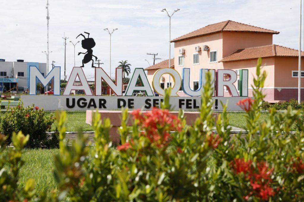 Governador Wilson Lima fortalece setor social e primário de Manaquiri com novas entregas para a população do município