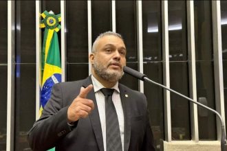 Projeto autoriza expressamente servidores públicos a advogarem fora do horário de expediente