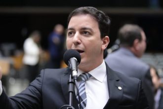 Projeto obriga preso a pagar por uso e manutenção de tornozeleira eletrônica