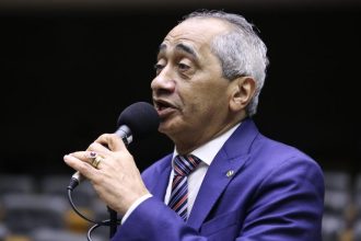 Projeto criminaliza indução a desafios perigosos que coloquem a vida em risco