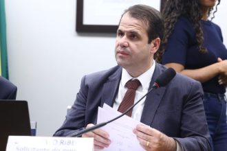 Projeto tipifica crimes de falsificação e de comercialização ilícita de cigarros