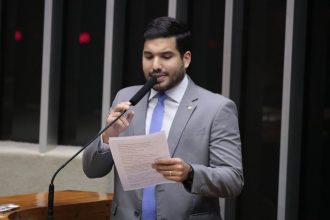 Projeto exige escritura pública para validar contratos assinados por analfabetos