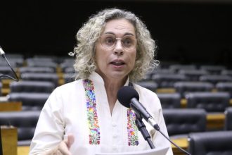 Projeto zera impostos sobre sardinha em lata na cesta básica