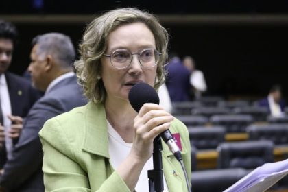 Deputada diz que campanhas alertam, mas não resolvem problema do feminicídio; ouça a entrevista