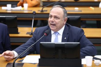 Comissão aprova novas regras para blindagem de tetos solares e prevê proteção parcial