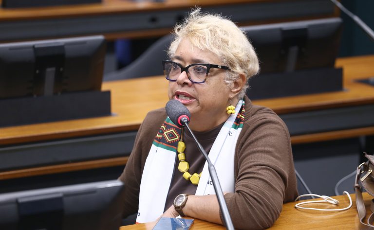 Projeto obriga farmácias do SUS a aceitarem receitas prescritas por enfermeiros