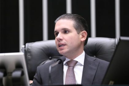 Câmara aprova criação de cargos para ministérios da Educação e da Gestão