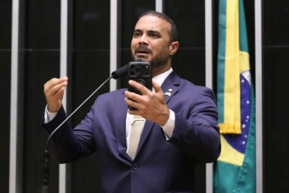 Projeto agrava pena para motorista com placa de veículo violada ou ilegível