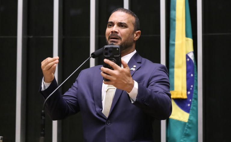 Projeto agrava pena para motorista com placa de veículo violada ou ilegível