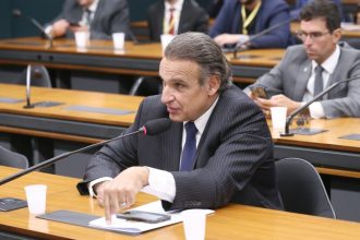 Comissão aprova projeto que permite uso do Fust para levar energia a escolas sem eletricidade