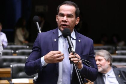 Projeto prevê dedução no imposto de renda de gastos com saúde de pets