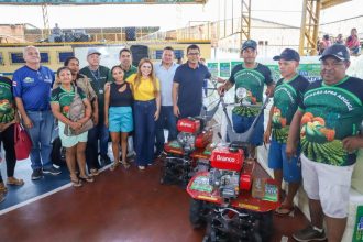 Governo do Amazonas fortalece setor primário em Nhamundá com entrega de equipamentos aos produtores rurais