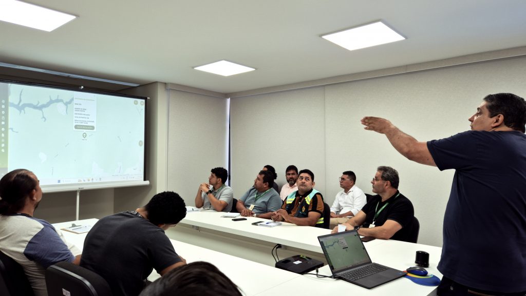 Ageman e UGPM Energia participam de treinamento para aprimorar monitoramento da iluminação pública em Manaus