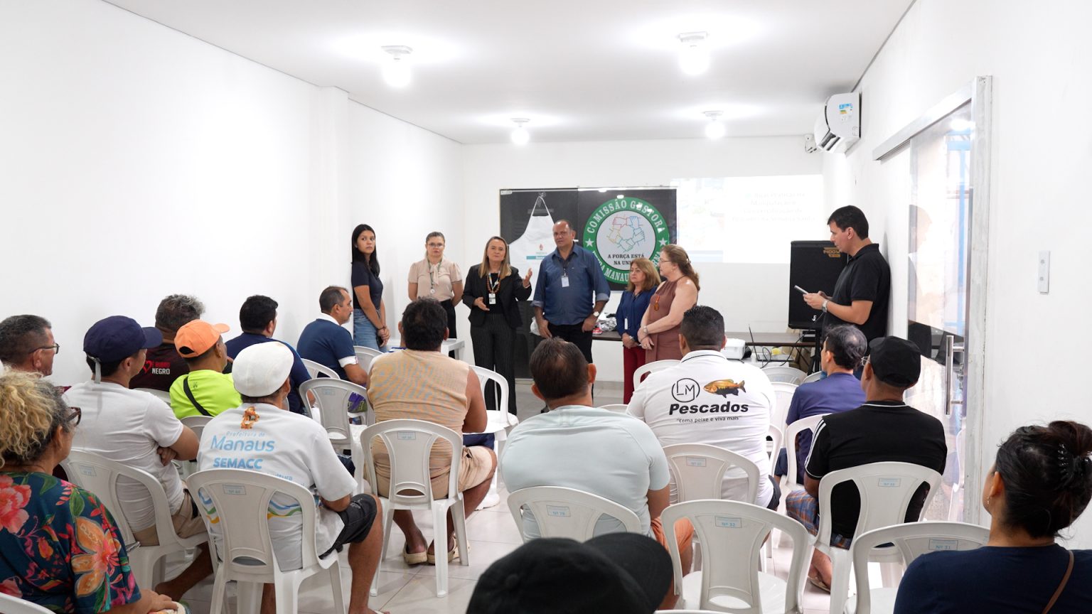 Visa Manaus promove capacitação sobre boas práticas sanitárias para comerciantes de pescado