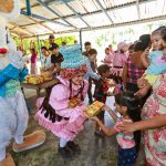 Prefeitura de Manaus leva alegria e solidariedade a comunidades ribeirinhas com 2ª edição da ‘Páscoa na Floresta’