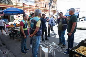 Prefeitura de Manaus inicia fiscalização educativa para coibir ocupação irregular de vagas da Zona Azul