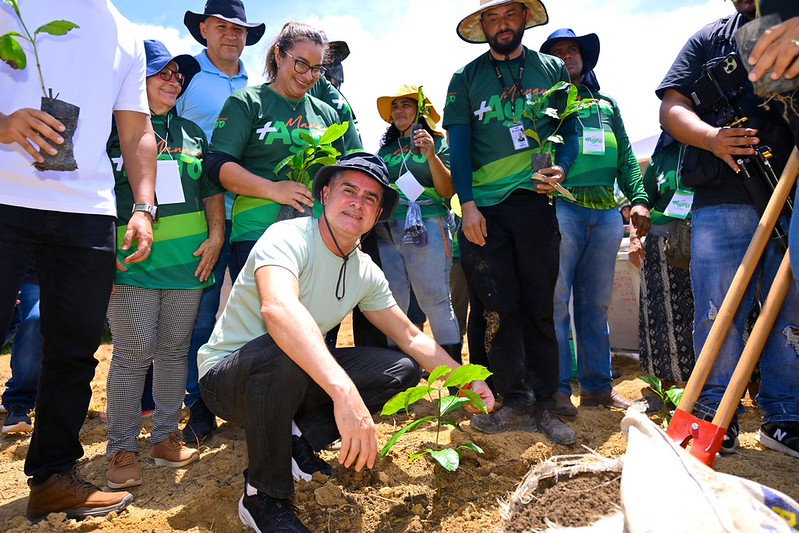 David Almeida inicia rede produtiva do café em Manaus e avança na diversificação econômica, além da Zona Franca
