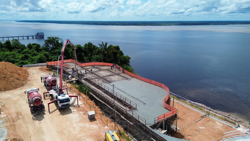 Prefeitura de Manaus realiza concretagem de vigas e laje do restaurante do parque Encontro das Águas Rosa Almeida