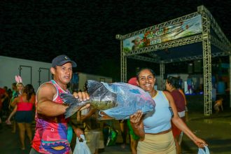 Prefeitura de Manaus realiza entrega de mais de 10 toneladas de tambaqui para 3 mil pessoas no bairro Colônia Antônio Aleixo