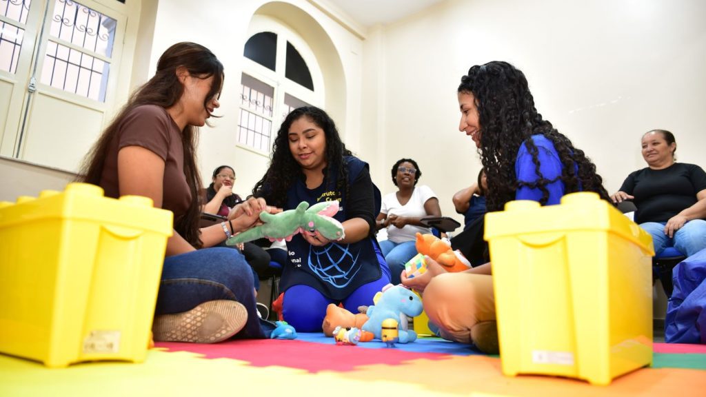 Cetam amplia formação para inclusão e oferta mais de 25 turmas de qualificação profissional para atuação no cuidado de pessoas com TEA