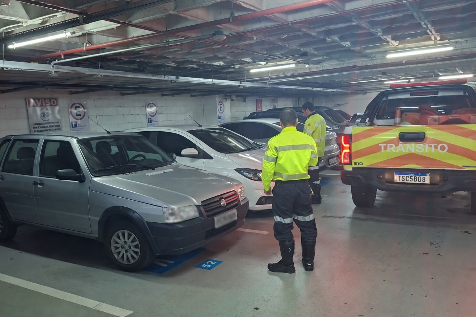 Prefeitura autua 23 motoristas por uso irregular de vagas especiais em shoppings da zona Centro-Sul de Manaus