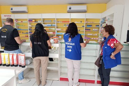 Visa Manaus fiscaliza drogarias em situação irregular em ação conjunta com o CRF-AM 