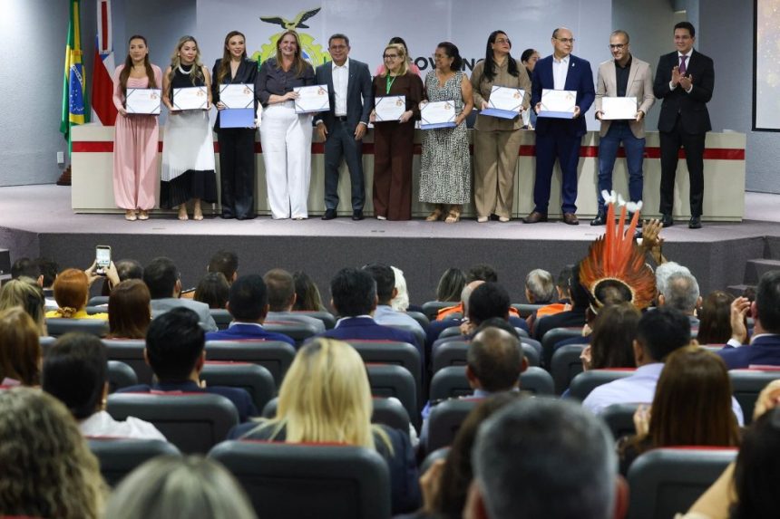 Governador Wilson Lima premia órgãos estaduais e destaca avanços em transparência e controle na gestão pública