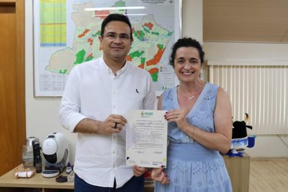Ipaam concede licença à Fundação de Medicina Tropical para primeiro criadouro científico de escorpiões em Manaus