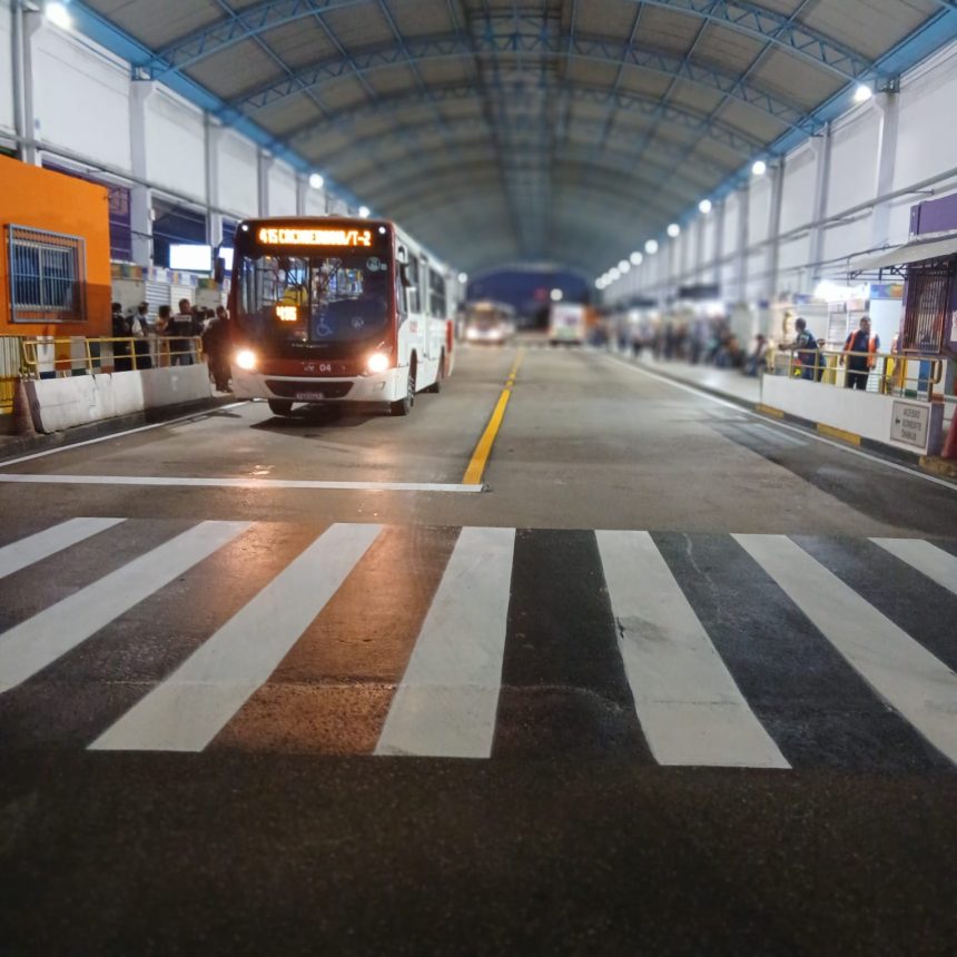 Prefeitura de Manaus revitaliza sinalização viária do T2 e garante mais segurança aos usuários e motoristas do transporte coletivo