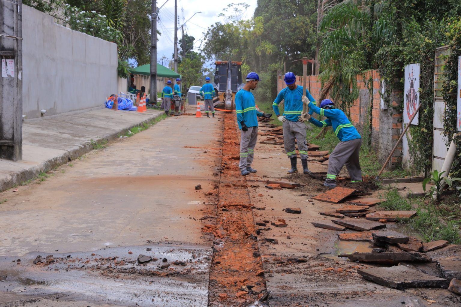 Prefeitura de Manaus leva água encanada pela primeira vez à comunidade Cristo Rei após 35 anos de espera