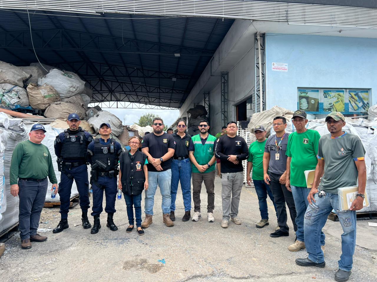 Prefeitura combate depósito e comercialização irregular de resíduos em Manaus