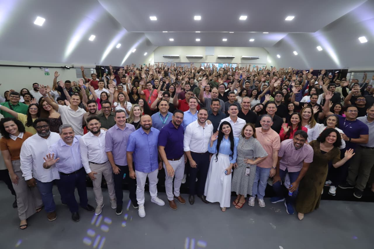 David Almeida dá boas-vindas a mil novos servidores da educação e reforça avanço histórico da rede municipal de Manaus