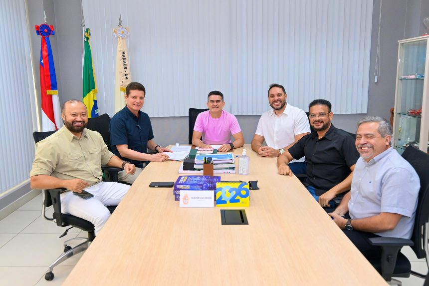 David Almeida assina ato de nomeação de mil aprovados no concurso da Semed